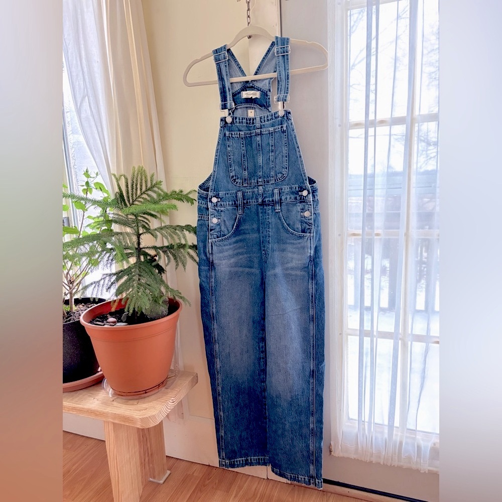 Madewell Straight-Leg Denim Overalls in Hickory Wash